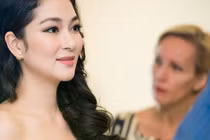 Hoa hậu Nguyễn Thị Huyền lo lắng và thấy thương Thủy Tiên