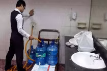 Nước tinh khiết sân bay Tân Sơn Nhất lấy từ… vòi toilet?