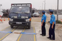 4 cựu TTGT nhận hối lộ để “bảo kê” logo “xe vua” hầu tòa