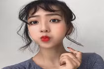 Nữ sinh 1999 có khuôn mặt xinh như búp bê 