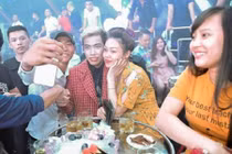 Tùng Sơn đi diễn ở Thái Nguyên, cát xê "cao ngất ngưởng"