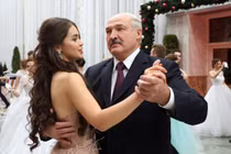 Người đẹp bị đồn là bạn gái Tổng thống Belarus trở thành nghị sĩ trẻ nhất