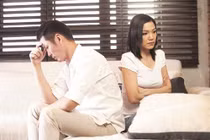Chồng ngủ mê, vợ 'mây mưa' với người yêu cũ