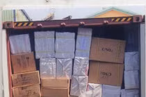 Sốc: Cả container hàng hiệu LV, Adidas nhập từ... Trung Quốc