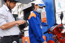 Giá xăng tăng 350 đồng/lít từ chiều nay