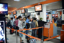 Mua vé Jetstar không được bay, khách livestream quyết đòi xin lỗi