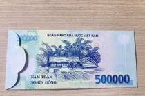 Bất chấp lệnh cấm, bao lì xì hình tiền VN vẫn rao đầy trên mạng