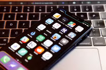 Quên iPhone X đi, iPhone mới năm nay giá rẻ hơn nhiều