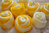  Mãn nhãn món bánh bao hoa hồng rực rỡ sắc màu