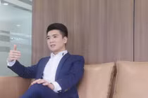 “Thiếu gia nghìn tỷ” nhà bầu Hiển có gu thời trang giản dị không ngờ