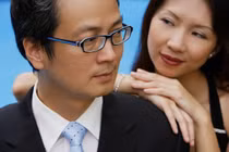 Nhẫn nhục để chồng làm chuyện này, tôi đã đuổi được cô nhân tình ghê gớm