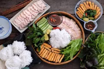 Báo Tây hết lời khen ngợi bún đậu mắm tôm Việt Nam