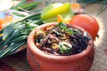 Không ngờ quê hương cầu thủ Đức Huy có những món ăn lạ độc này