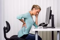 Nữ nhân viên văn phòng ngồi nhiều đối mặt với nguy cơ sức khỏe nào?