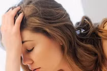 Vợ rối bời nhận tin nhắn chồng có bồ từ số máy lạ 
