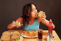 Những thói quen ăn uống không lành mạnh gây ung thư vú