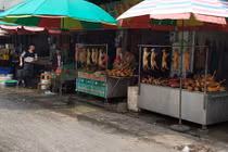Những hình ảnh rợn người ở chợ thịt 300 con chó/ngày