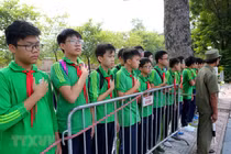 Hình ảnh người dân tiễn biệt nguyên Tổng Bí thư Đỗ Mười