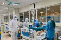 Bệnh nhân 91 vẫn dương tính với SARS-CoV-2 và viêm phổi do nấm