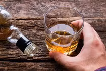 Làm 4 việc này sau khi uống rượu là bạn đang tự tìm đến cái chết 