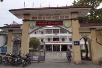 Thương tâm bé sơ sinh có vết đứt cổ bất thường, tử vong khi chào đời