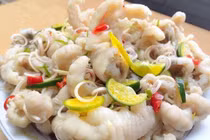 Mua ngay những món ăn vặt lai rai xem chung kết AFF Cup