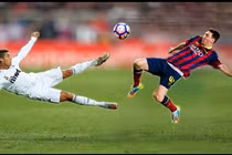 Những pha bắt vô lê của Lionel Messi và Cristiano Ronaldo