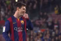 Messi “cười đểu” khi Neymar sút hỏng penalty