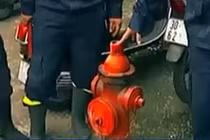 Video: 400 trụ nước cứu hỏa ở Hà Nội không thể chữa cháy