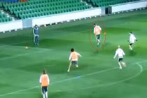 Kỹ thuật chuyền bóng bằng lưng đỉnh cao của Cristiano Ronaldo 