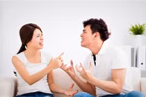 Về quê có việc, nghe chồng trách bố vợ tôi muốn ly hôn