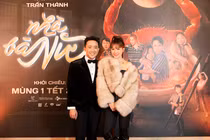 Trấn Thành - Hari Won hạnh phúc sánh đôi ra mắt phim tại HN