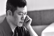 Nhạc sĩ Quốc Bảo bị u não, mắt cần phẫu thuật sớm
