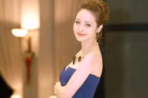 Jennifer Phạm khoe dáng ngọc ngà với ngực đầy, eo thon
