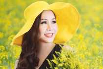 Học cách phối phụ kiện đẹp nữ tính như Nữ hoàng Kim Chi
