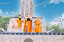 Dàn mẫu nhí tỏa sáng với bộ sưu tập của NTK Châu Loan