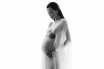 Gần đến ngày sinh, Hồ Ngọc Hà công bố ảnh bầu nét căng