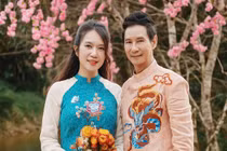 Vợ chồng Lý Hải - Minh Hà hạnh phúc trong bộ ảnh đón Tết