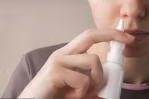 Mắc suy thượng thận vì lạm dụng thuốc xịt mũi chữa viêm xoang
