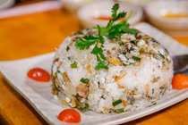 Về Ninh Bình thưởng thức xôi trứng kiến ngon quên lối về