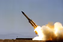 S-200 Syria đâm vào nhà dân sau khi được phóng đi