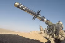 Lính Mỹ tập trận với tên lửa và rocket ở Syria, thách thức Nga