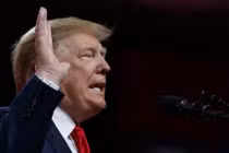 Phe Dân chủ mở cuộc điều tra 81 cá nhân nhắm vào ông Trump
