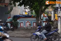 Soi ngôi mộ cổ khổng lồ bí ẩn ngay mặt phố Sài Gòn