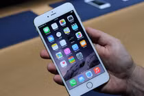  iPhone bị buộc tội ăn cắp dữ liệu và tiền người dùng 