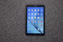 Soi máy tính bảng Galaxy Tab E màn hình khủng, giá 6 triệu