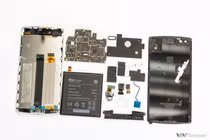 Loạt ảnh chi tiết từng linh kiện nhỏ nhất bên trong Bphone