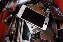 Những chiếc điện thoại iPhone cũ bị Apple “kết liễu” ra sao?