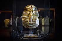 Giải mã mặt nạ vàng ròng của pharaoh huyền bí nhất Ai Cập