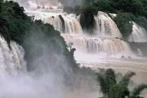 Kho ảnh khổng lồ về VN 1991-1993: Thác Bản Giốc thời ấy